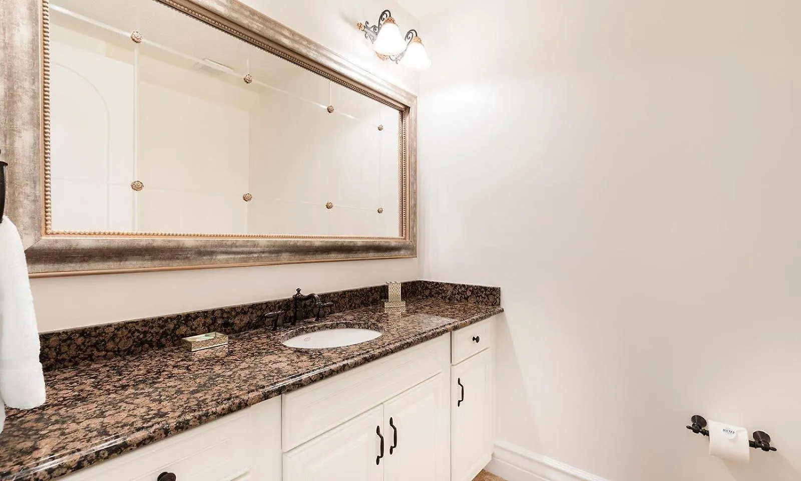 Nyaraló Upscale 7 Bdrm Oasis With Theater At Reunion