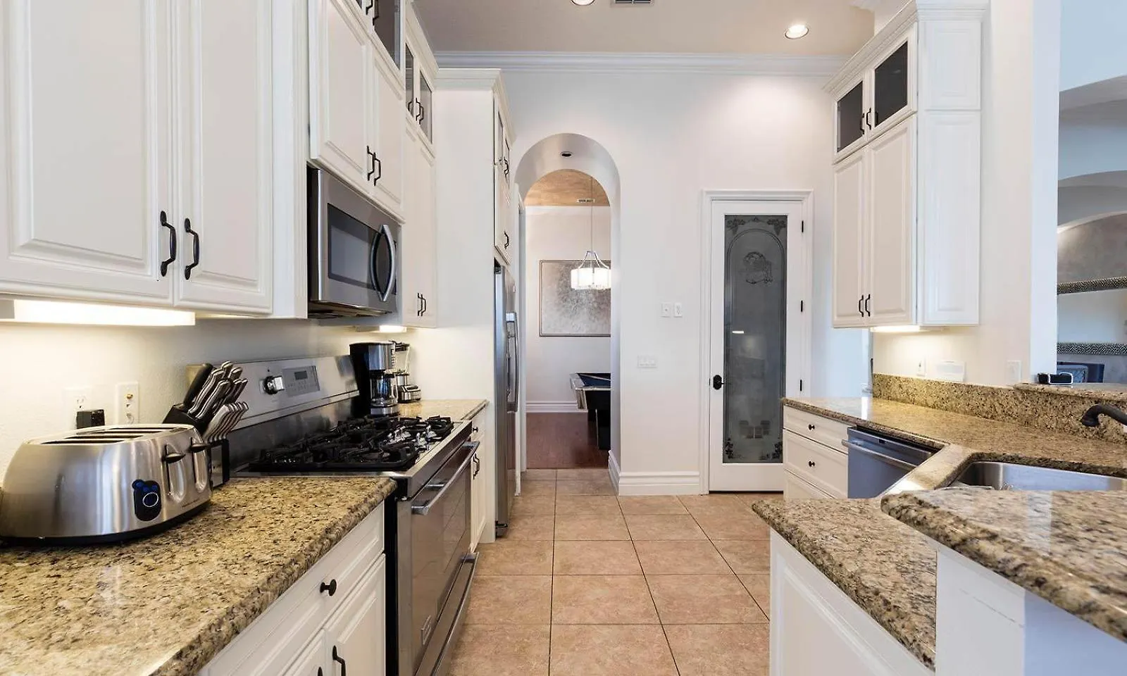 Upscale 7 Bdrm Oasis With Theater At Reunion Nyaraló