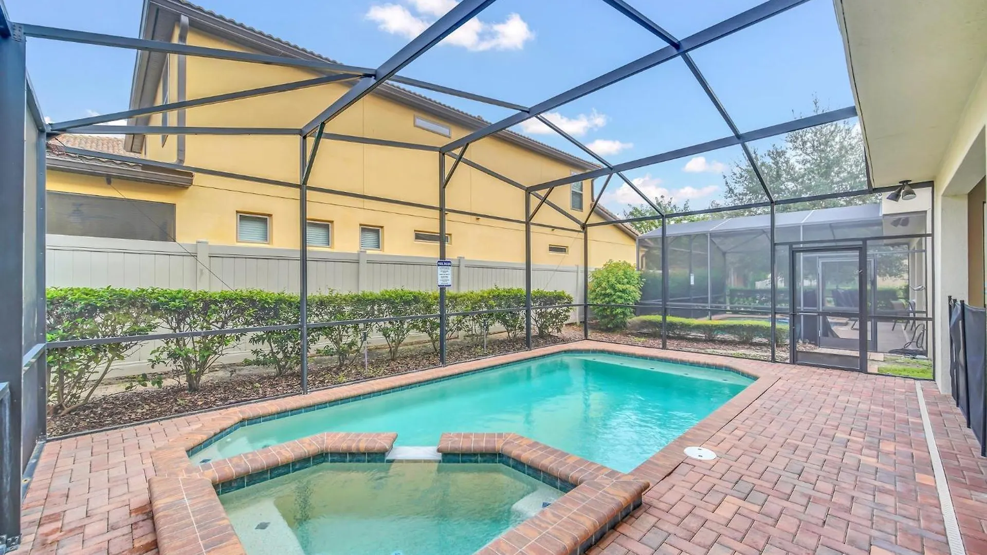 Modern - 6 Bedrooms With Private Pool & 10 Minutes To *