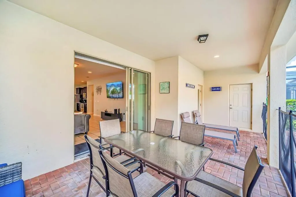 Modern - 6 Bedrooms With Private Pool & 10 Minutes To 别墅 基西米