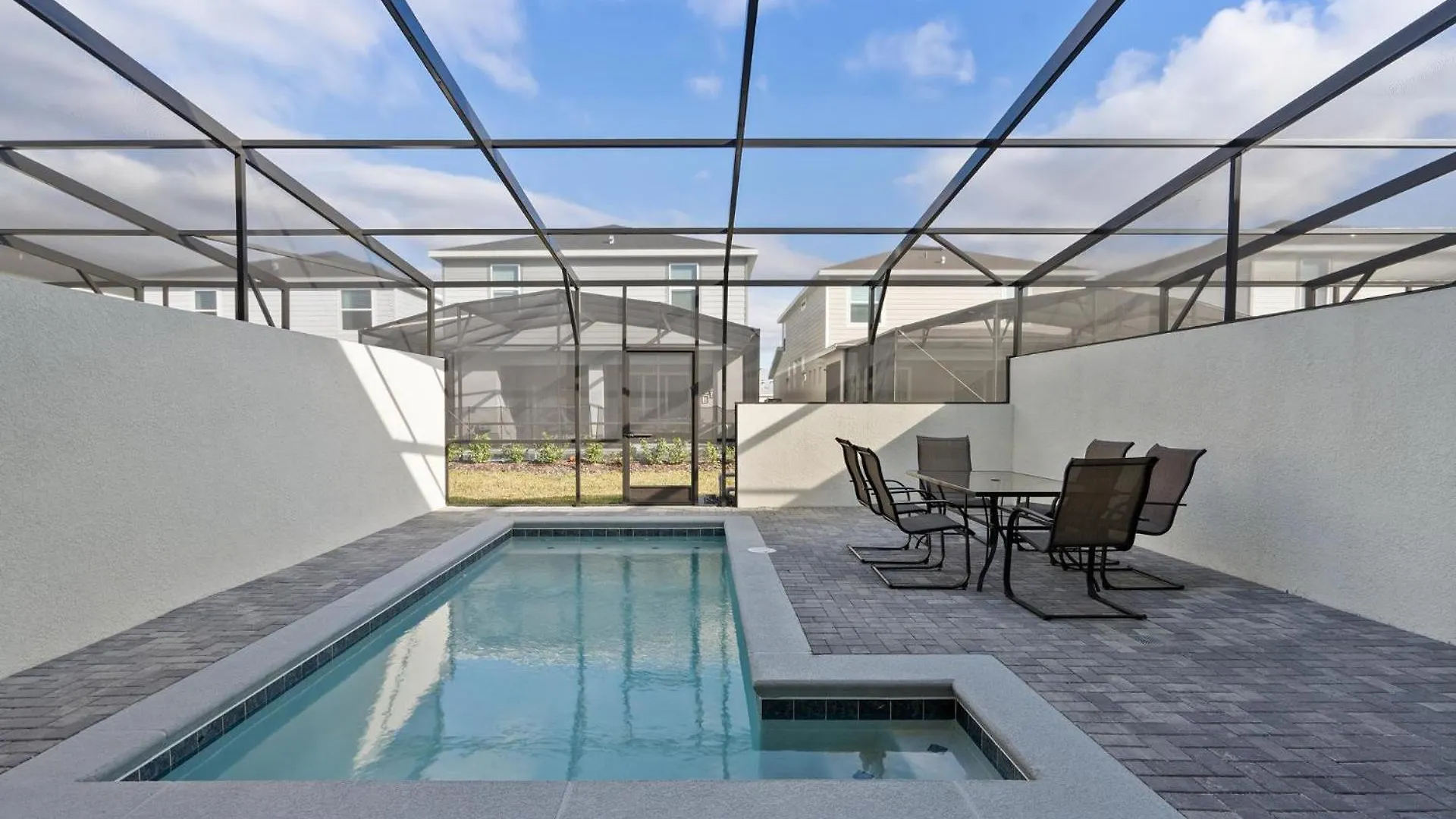 1232 Blue Island * Clermont