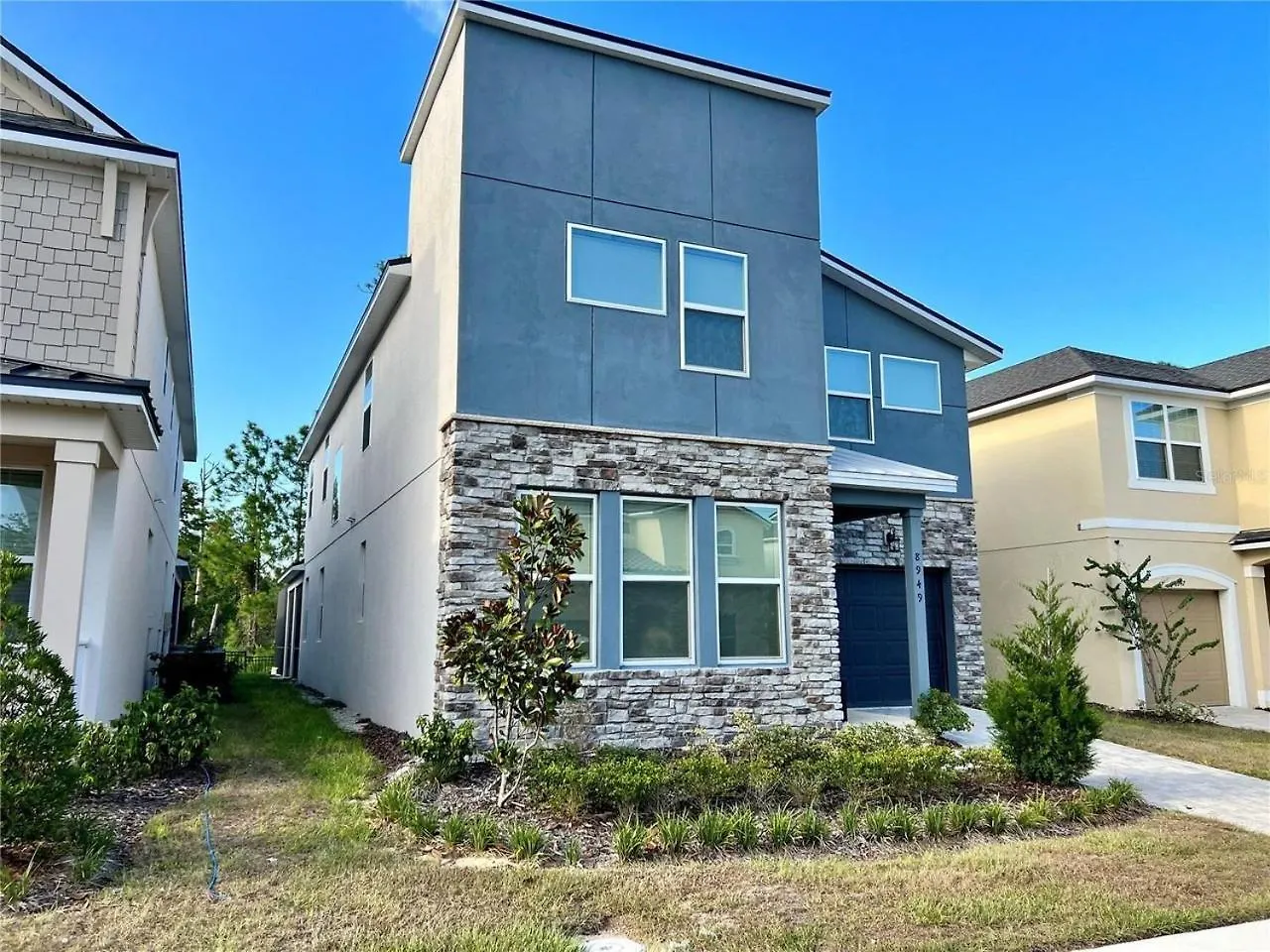 Exquisite Luxury With Pool Retreat - Solara - 8949 *