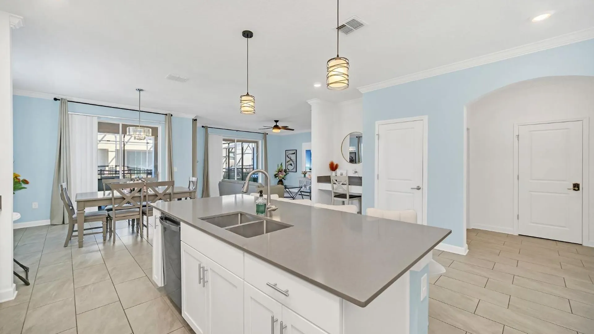 Hébergement de vacances Spotless 6 Bedroom - Storey - Hot Tub - Free Water Park - 15 Mins To