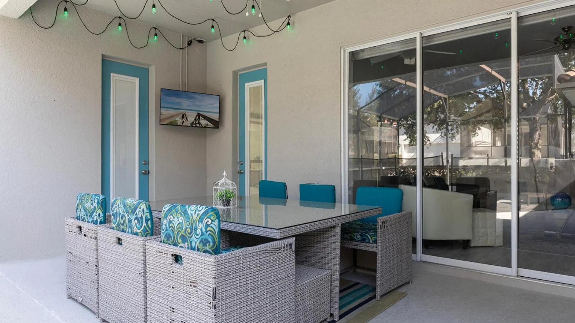 Villa Luxury Contemporary Style On Reunion Reunion 1023 Kissimmee