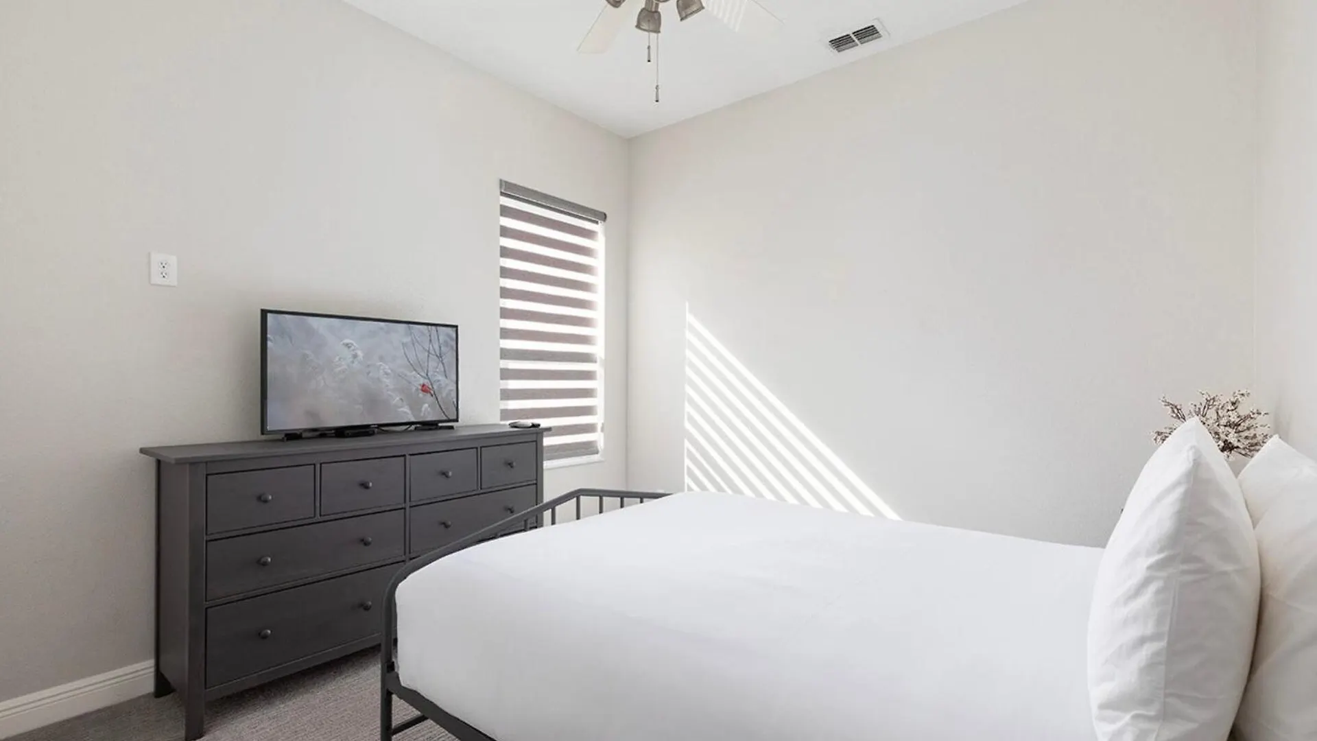 Luxury Contemporary Style On Reunion Reunion 1023 Villa *