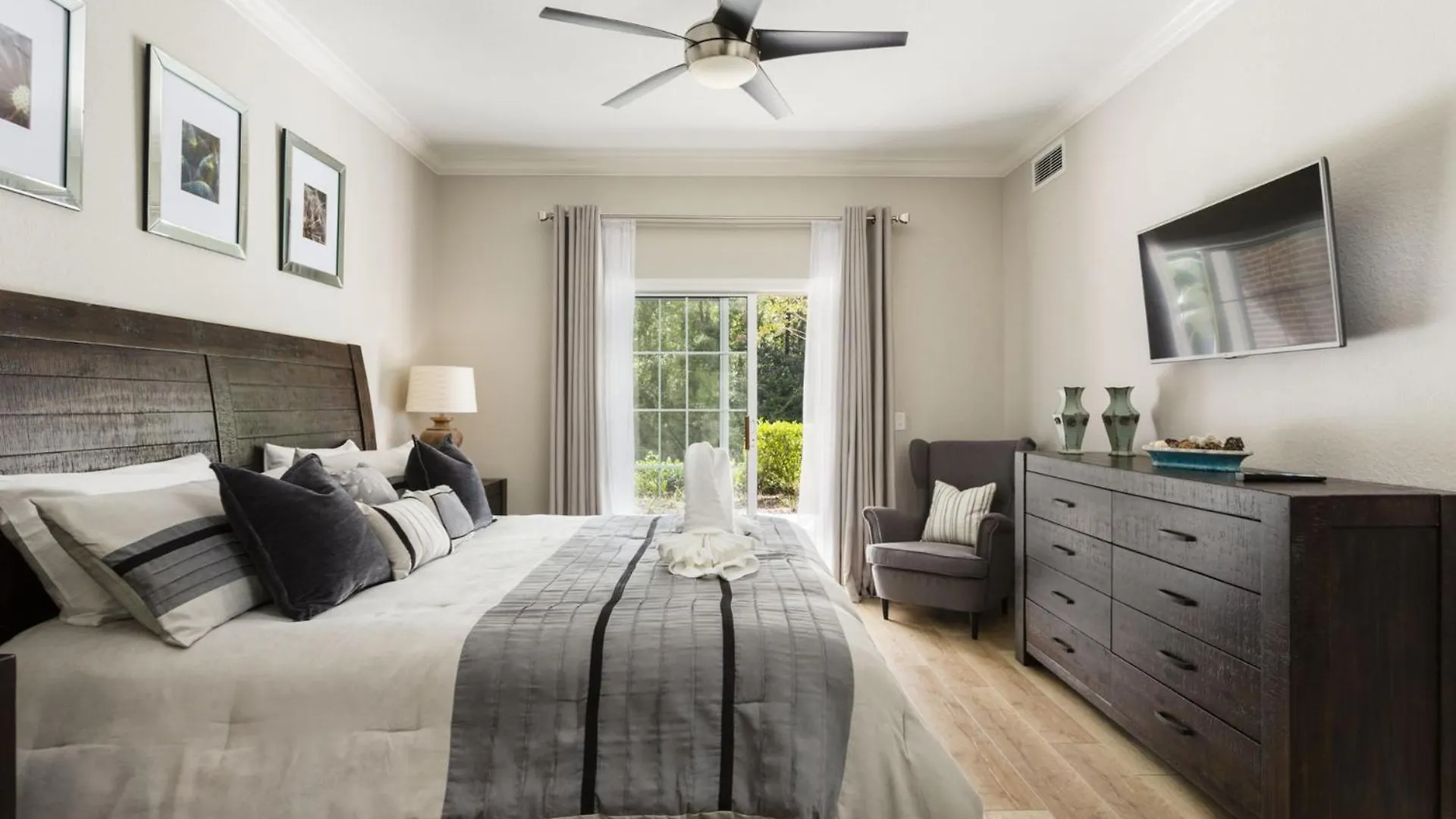 Luxury On Reunion And Orlando 5135 Vila