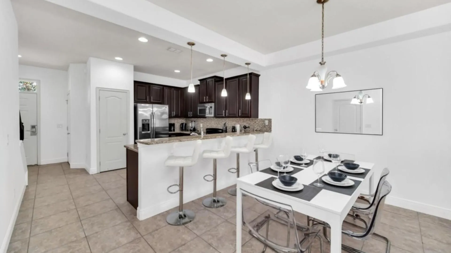 Designer With Stylish Decor 6385 וילה