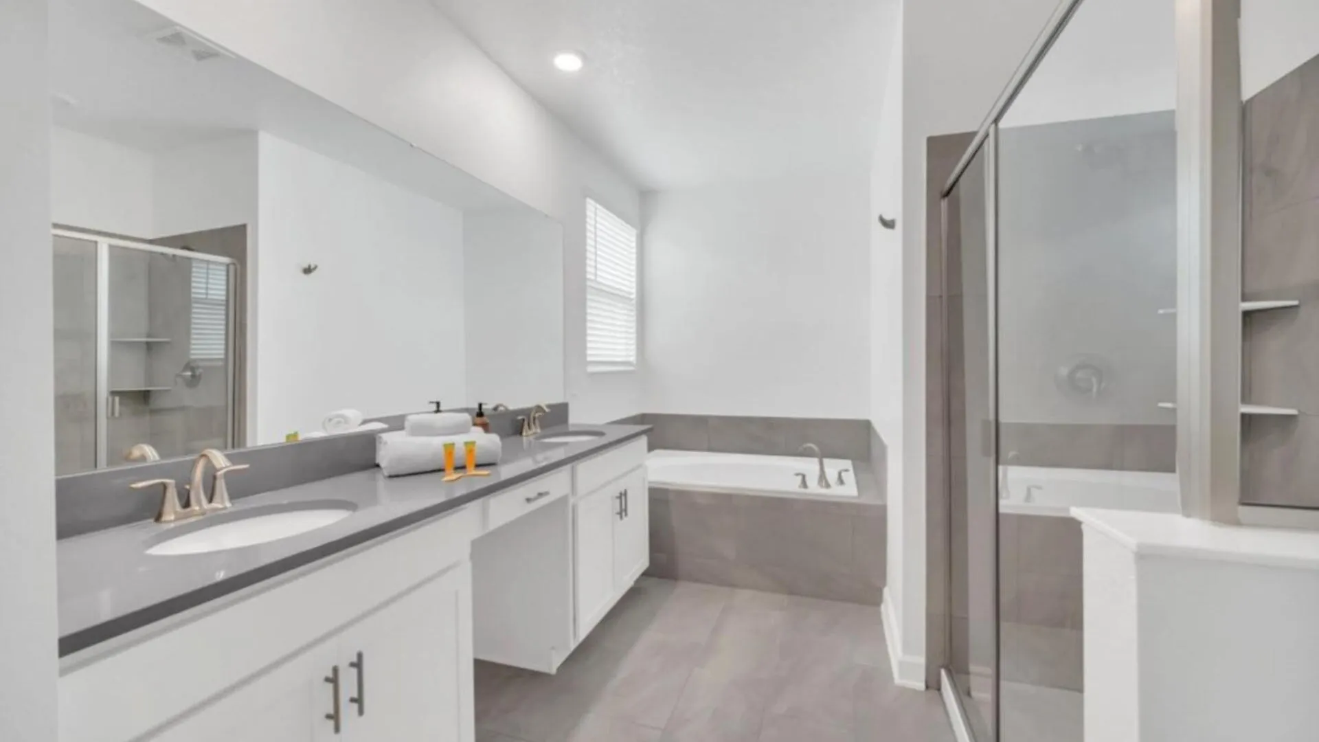 Modern And Elegant 6 Bedroom Retreat 6374 Villa Kissimmee