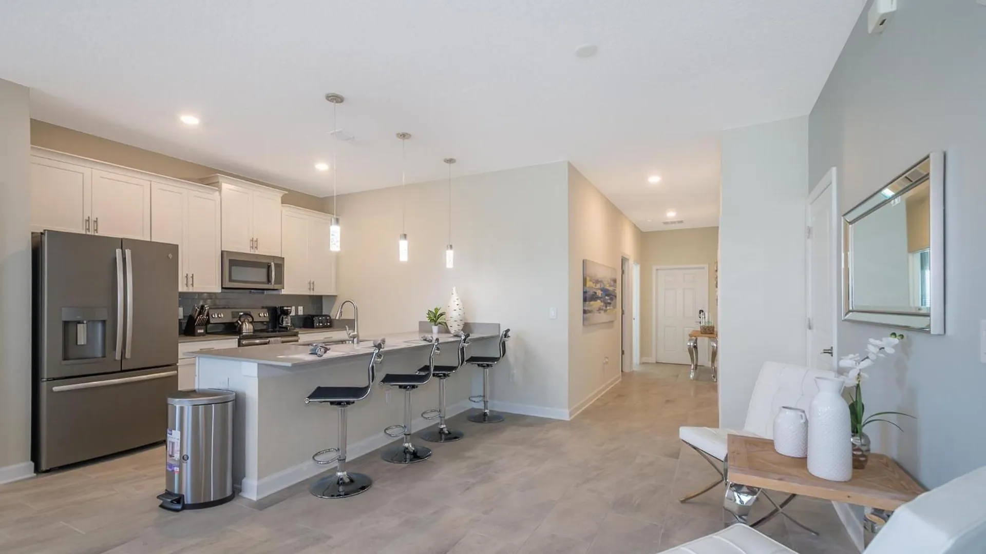 Hébergement de vacances 4975an Townhouse 5 Bedrooms & 4 Bathrooms + Pool