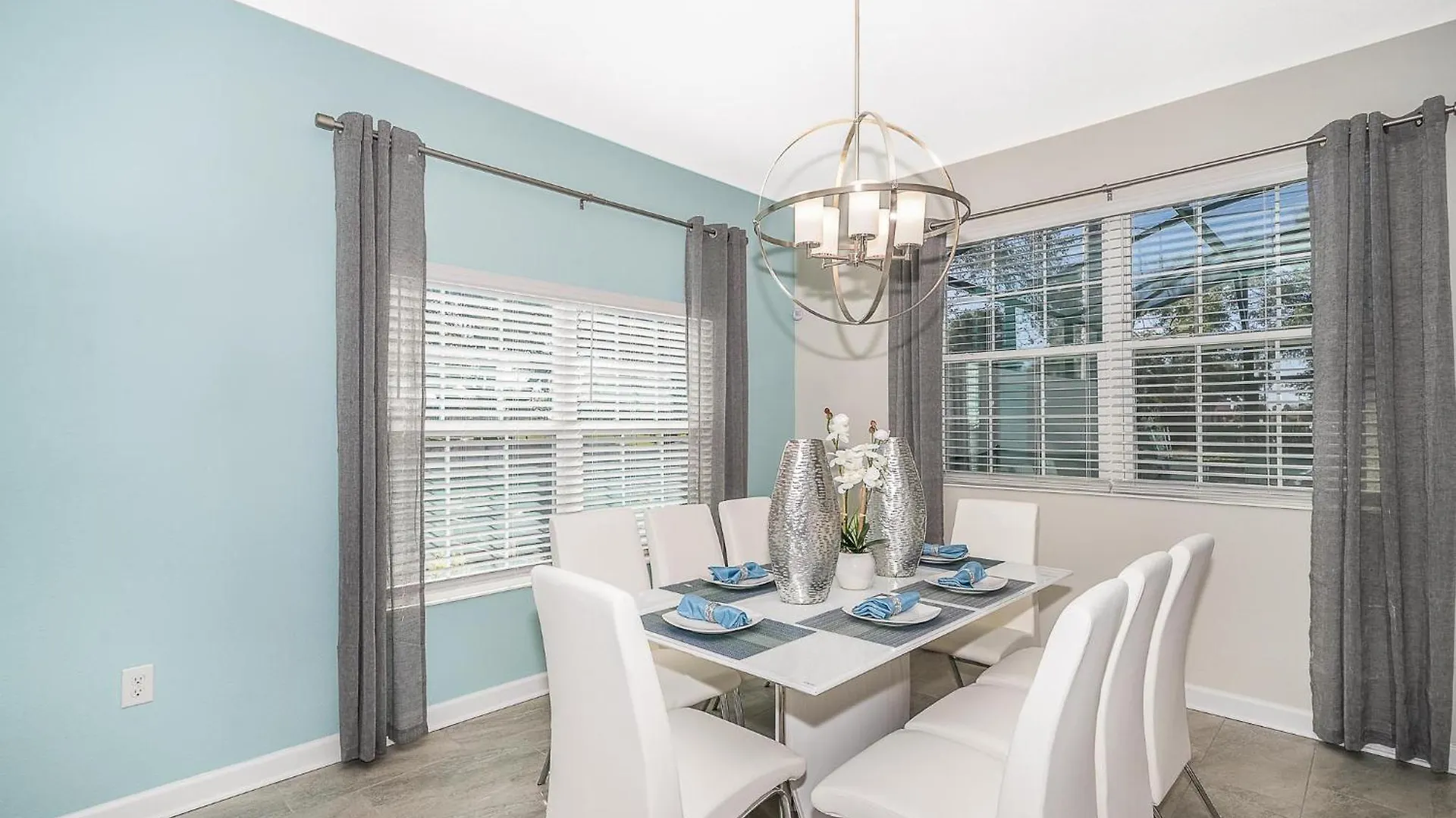 5037at Townhouse 5 Bedrooms & 4 Bathrooms + Pool