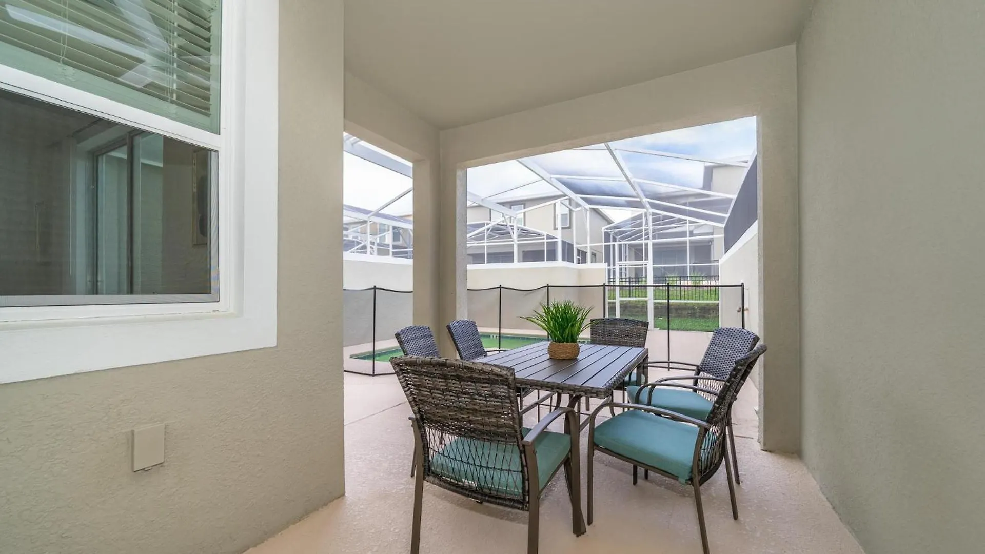 Dom wakacyjny 966me Townhouse 4 Bedrooms & 3 Bathrooms + Pool *