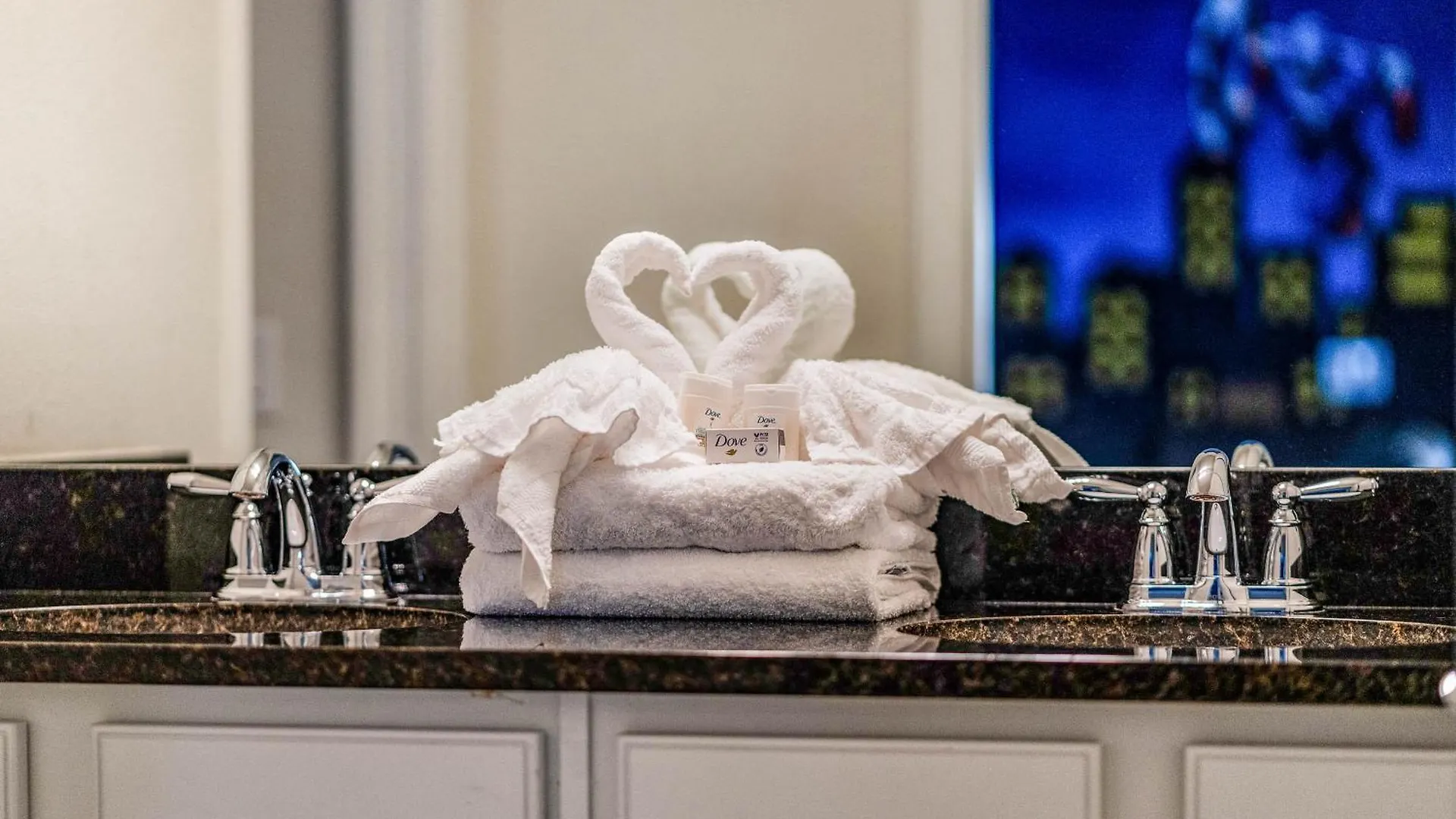 Windsor At Westside: 8br Near W/ Pool & Game * קיסימי