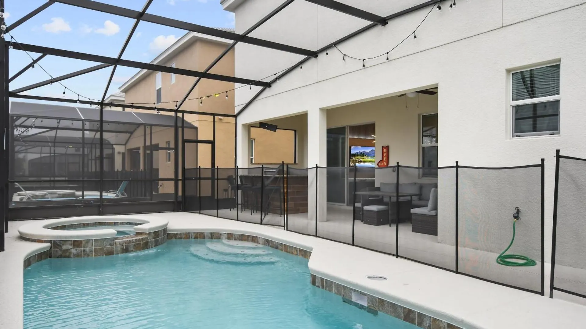Spacious 12br Themed Pool/spa/bbq/game *