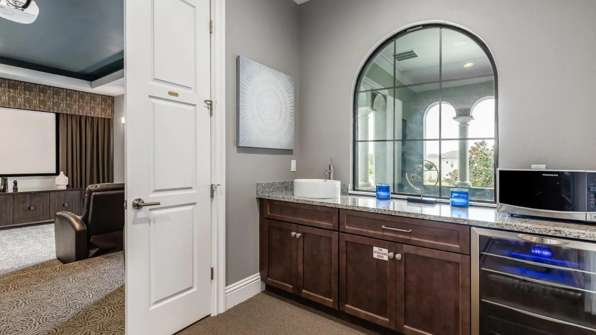 8br Villa: Your Haven In Orlando6561 Вилла