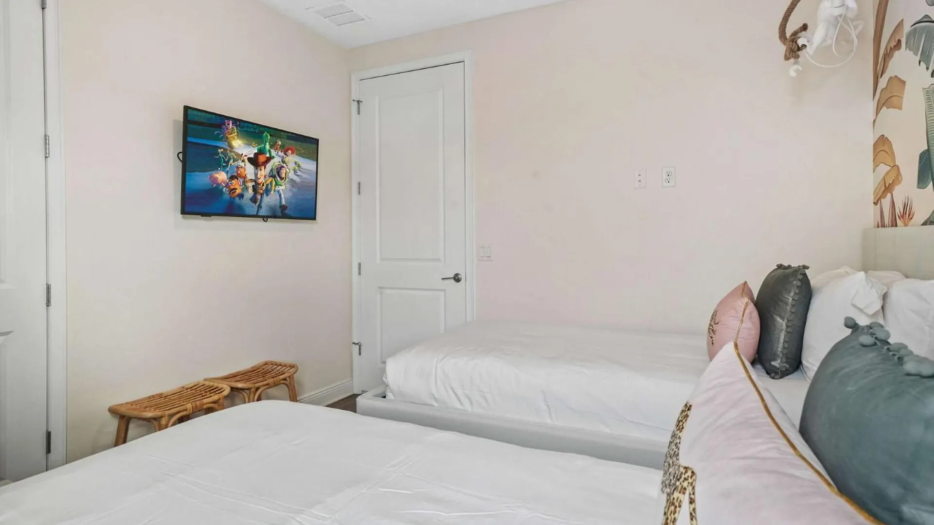 Chic And Stylish 4 Bedroom Haven In Reunion *