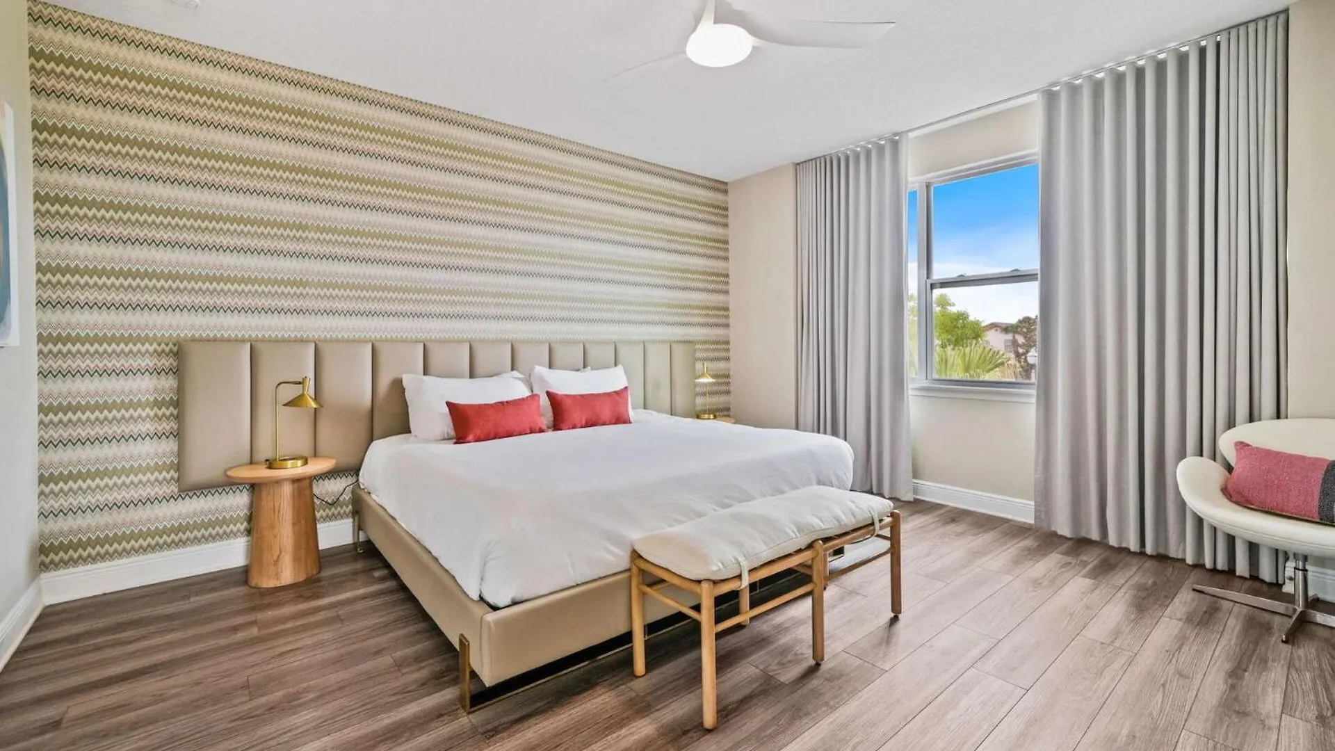 Chic And Stylish 4 Bedroom Haven In Reunion *