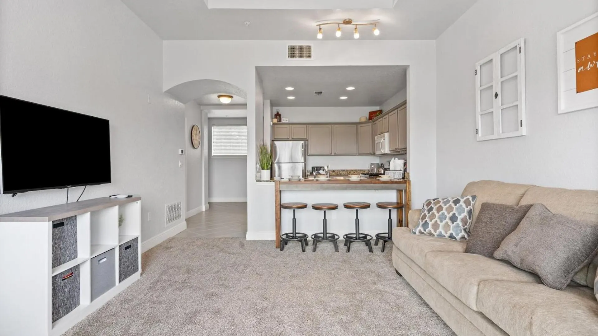 Perfect 3 Bedroom Townhome On Reunion And Orlando Townhome 5688 Villa *