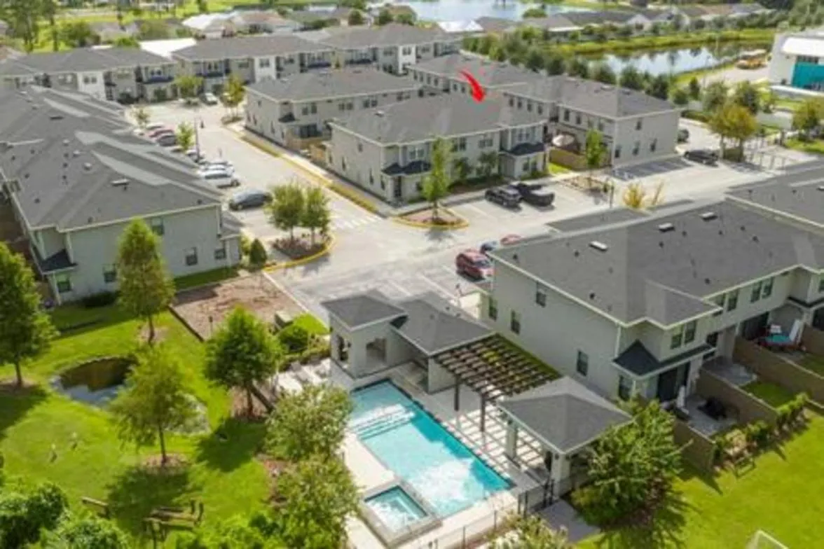 Beautiful 4 Bed3.5 Bath With Jacuzzi Holiday home *