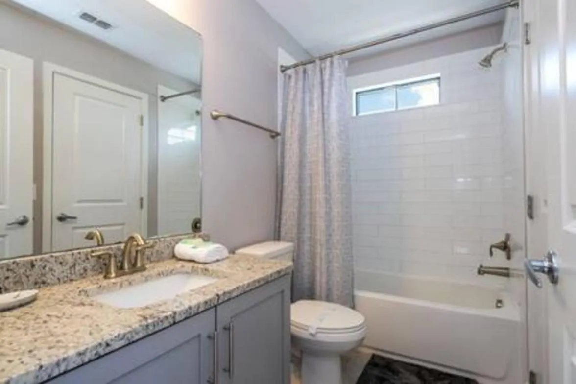 Holiday home Beautiful 4 Bed3.5 Bath With Jacuzzi *
