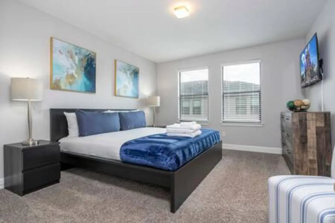 Beautiful 4 Bed3.5 Bath With Jacuzzi Holiday home *