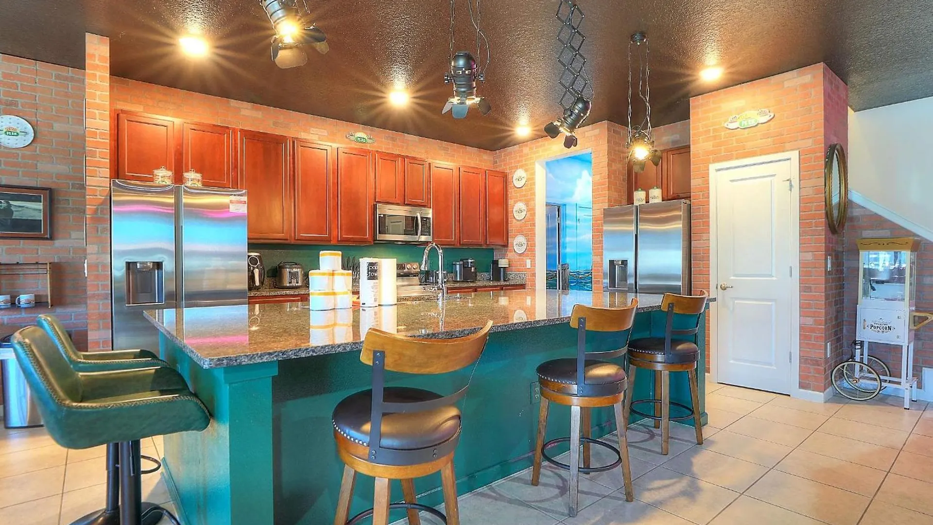 Showstopper 15br Lakeside Villatheater Kissimmee