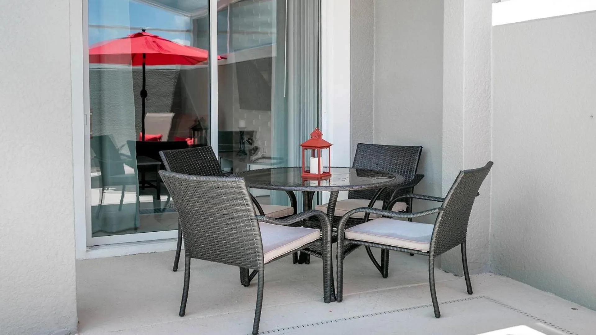 5br Stylish Championsgatetownhome W/ Private Pool Holiday home *
