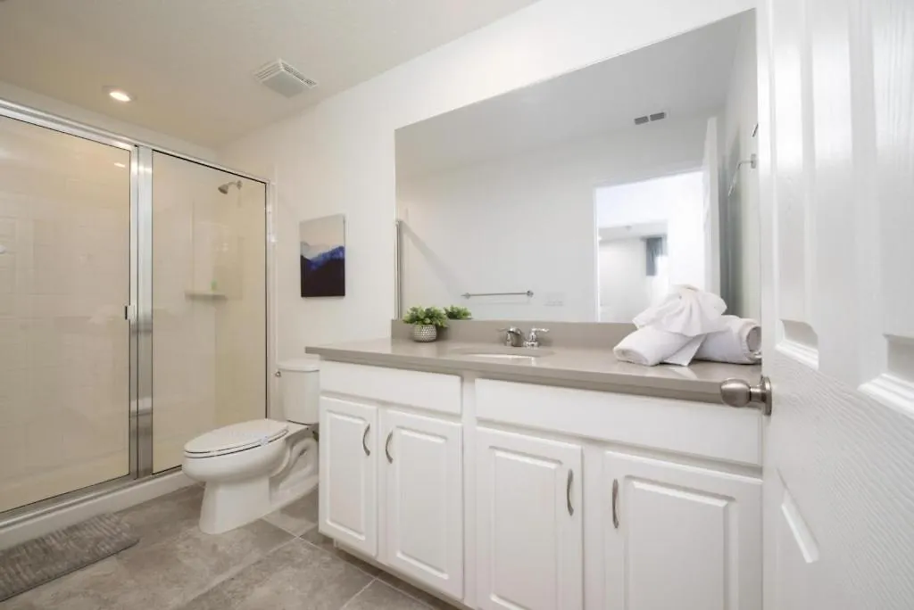Luxury 5 Bedroom 4 Bath Private Pool 228 *