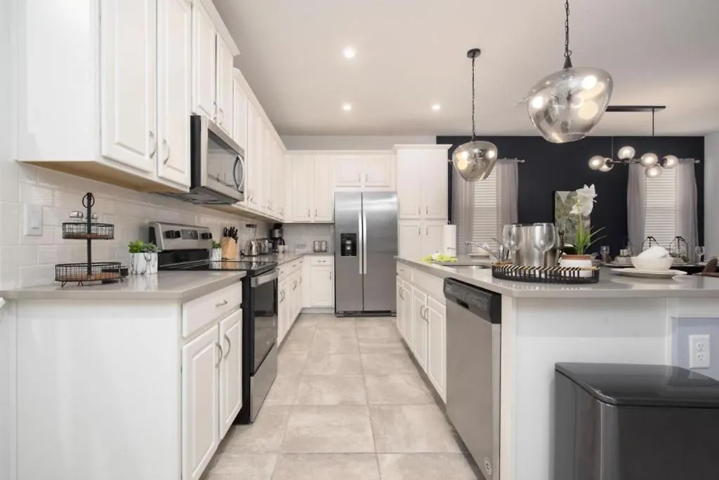 Luxury 5 Bedroom 4 Bath Private Pool 228 *