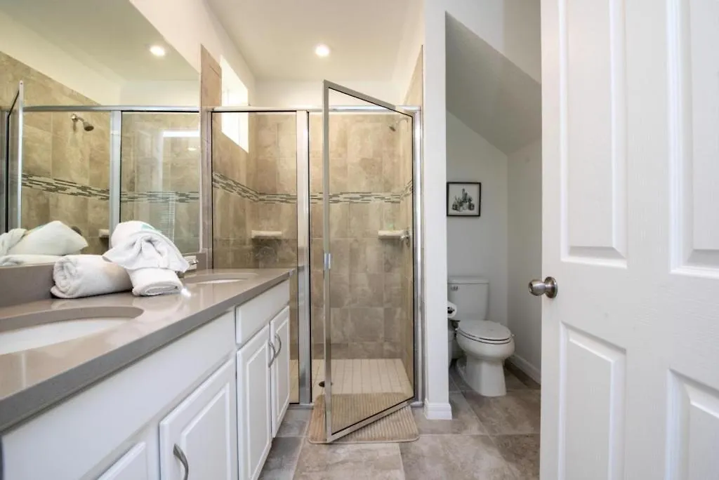 Luxury 5 Bedroom 4 Bath Private Pool 228 * Kissimmee