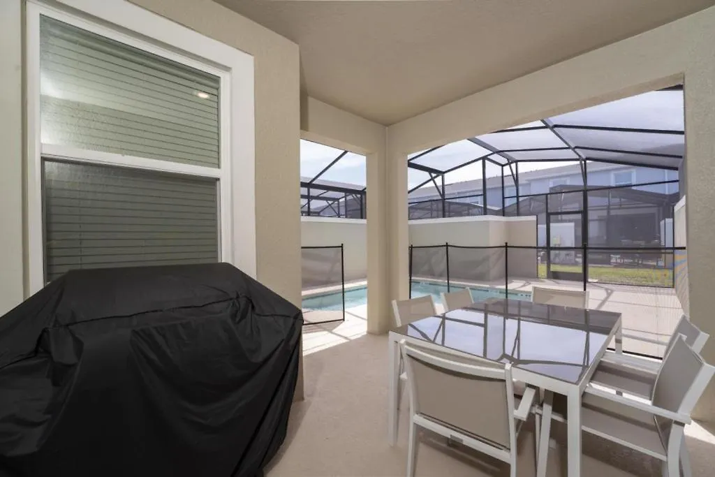Luxury 4 Bedroom 3 Bath Pool 271 Holiday home