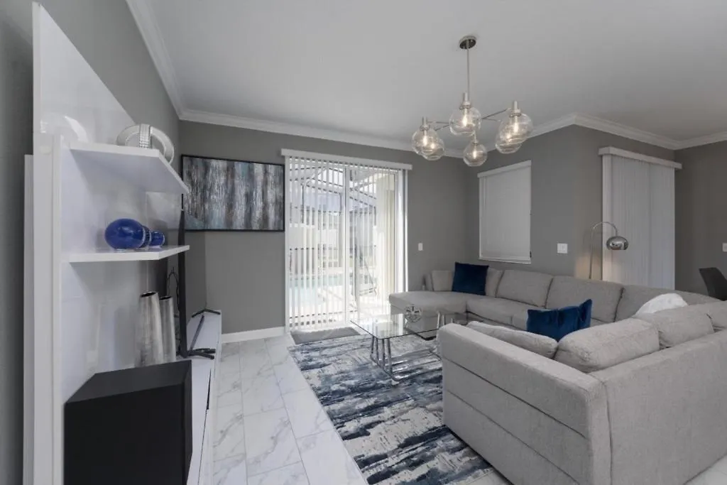 Luxury 4 Bedroom 3 Bath Pool 271