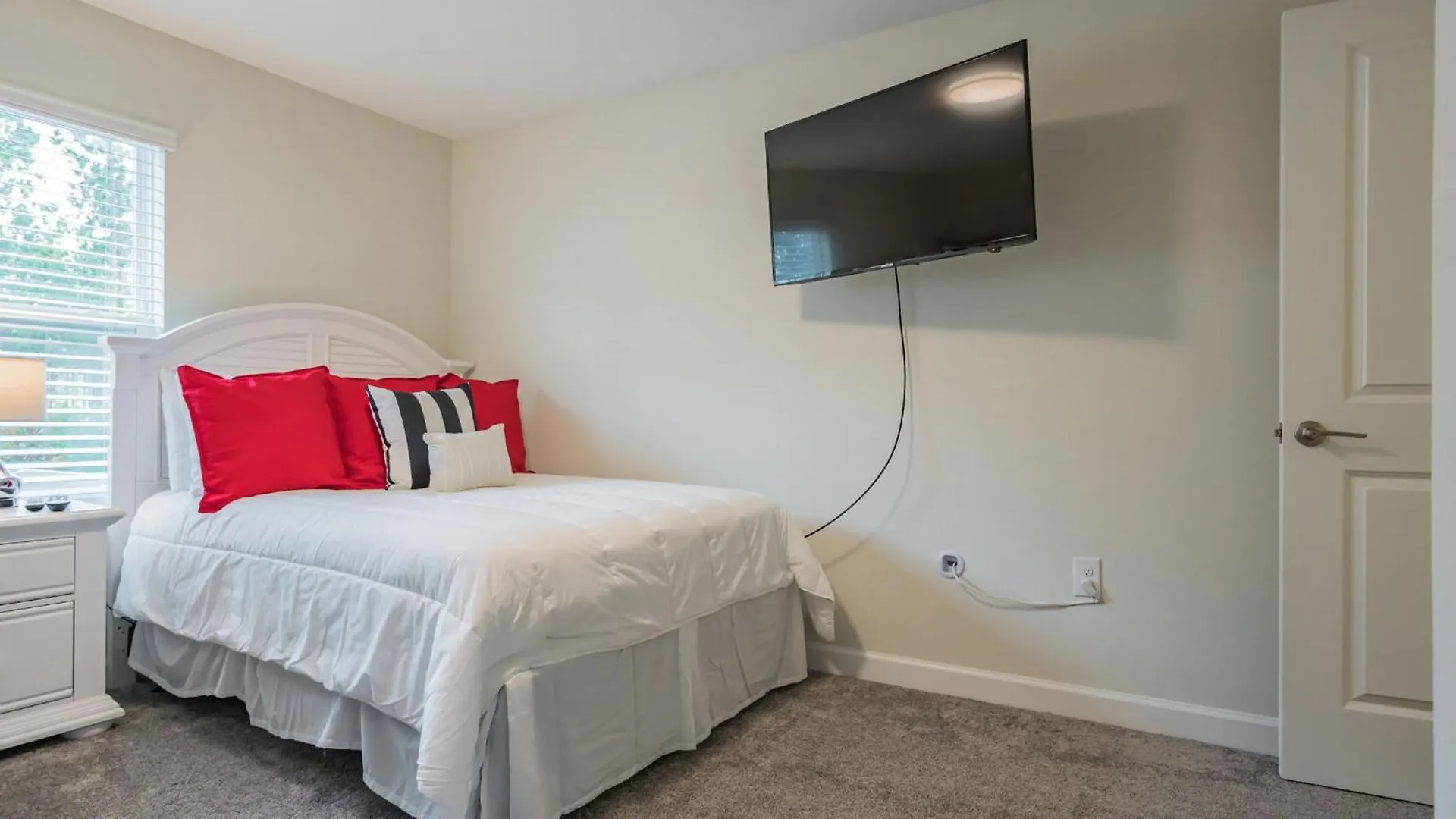 Luxury 4 Bedroom 3 Bath Pool 136 Сasa de vacaciones Kissimmee