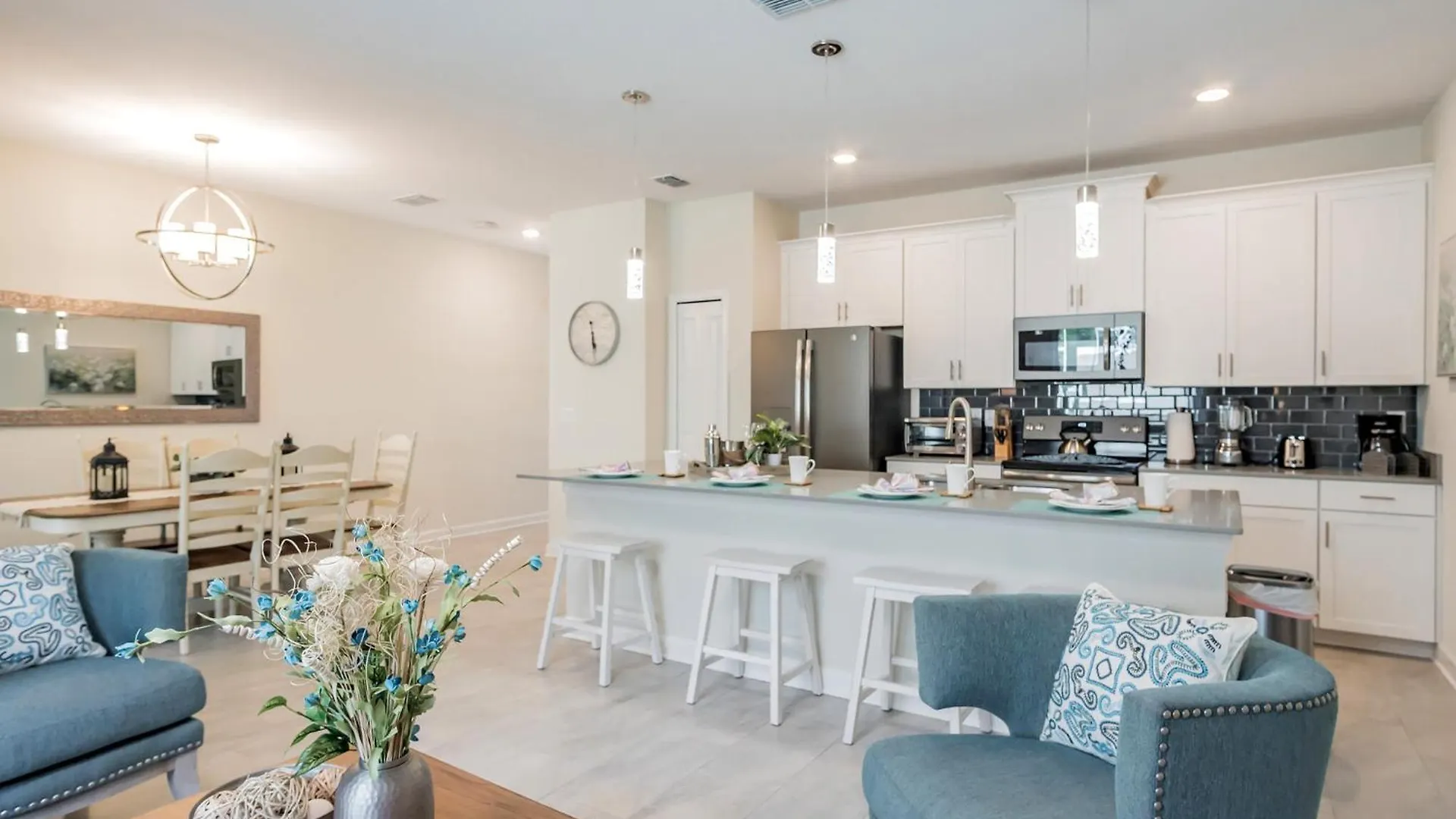 Сasa de vacaciones Luxury 4 Bedroom 3 Bath Pool 136 Kissimmee