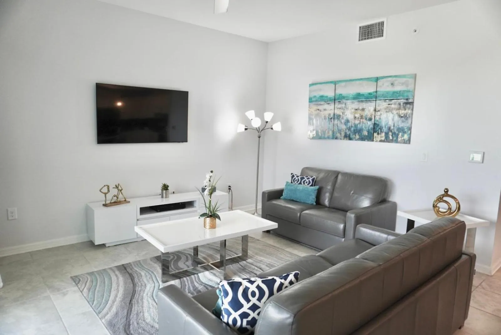 Luxury 2bd 2 Bath 245