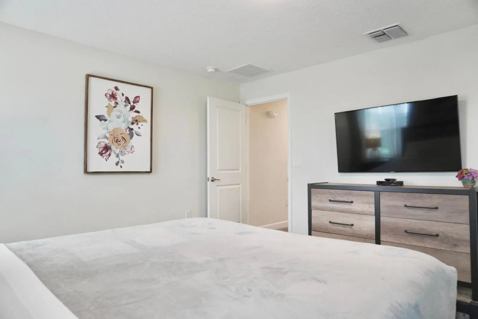 Spacious 4br Townhome Private Pool & Access 114 * Kissimmee