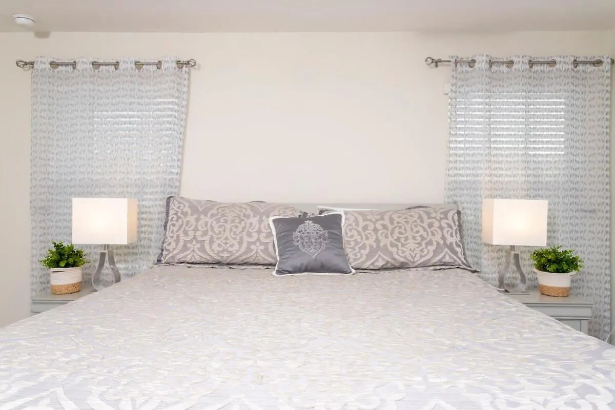 Luxurious Decor 4 Bd W/ Pool Close To 4820 קיסימי