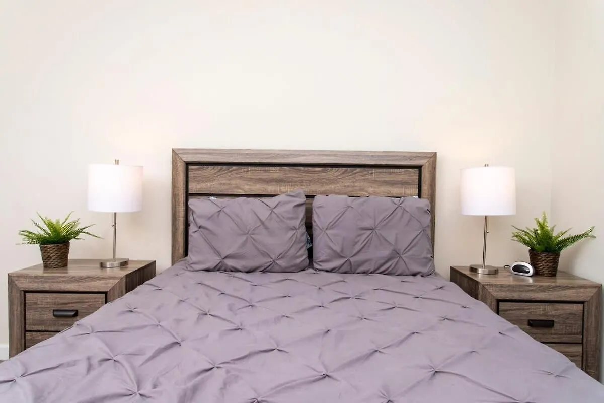 Luxurious Decor 4 Bd W/ Pool Close To 4820