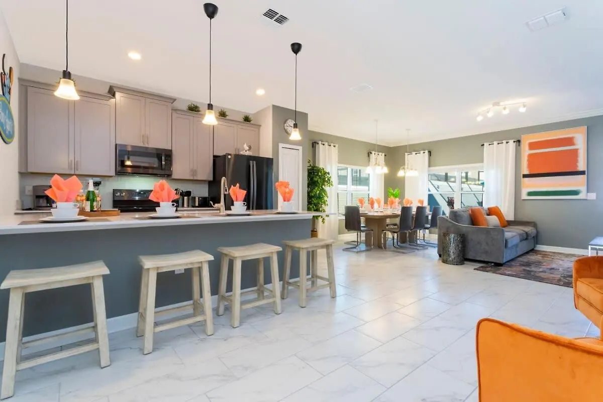 度假居 Wonderful 5 Bd Close To @ Storey 2980