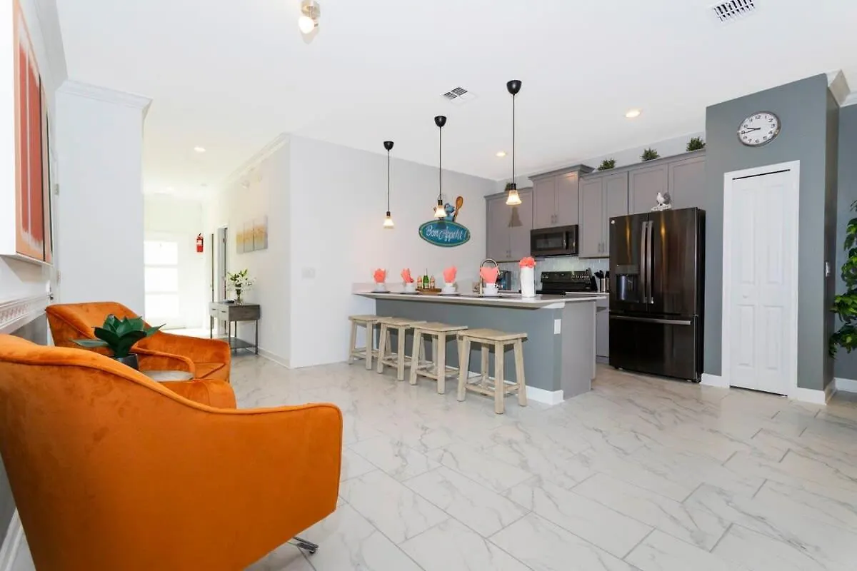 度假居 Wonderful 5 Bd Close To @ Storey 2980