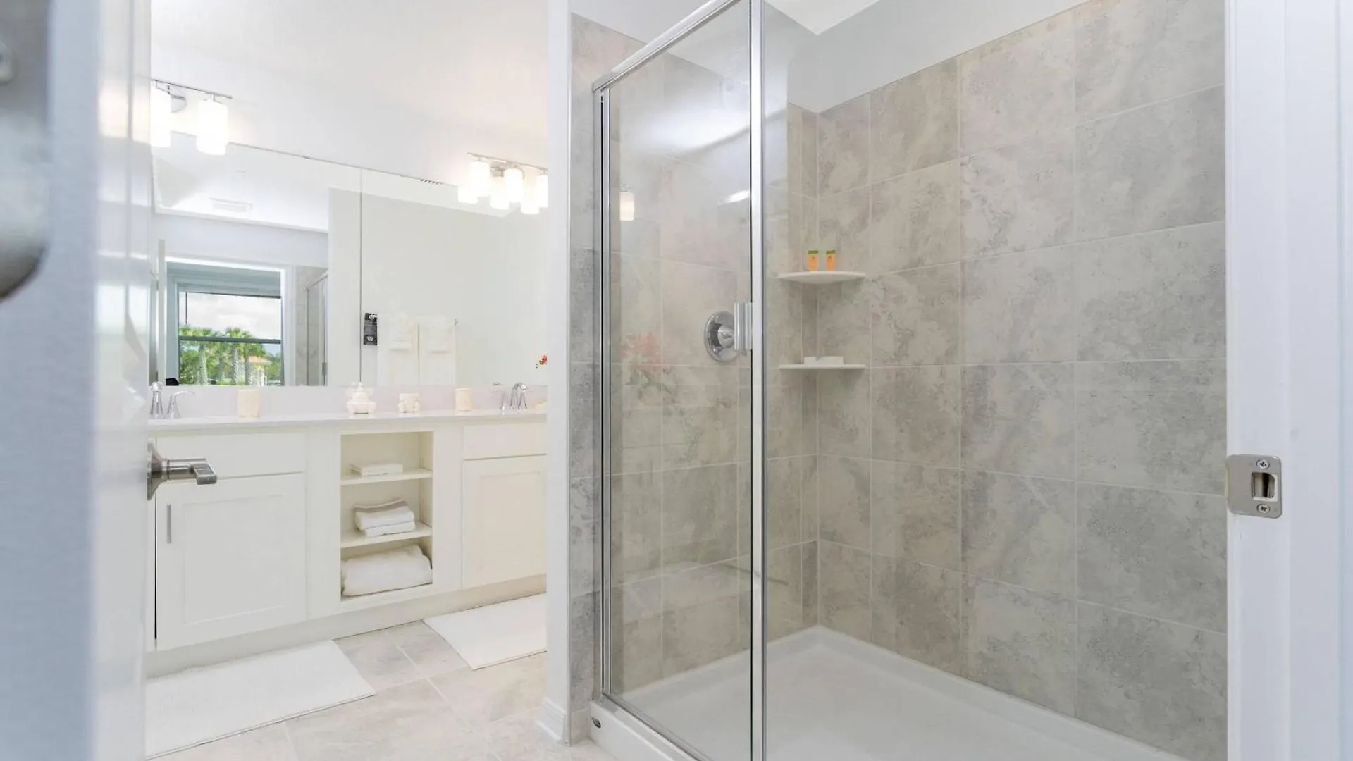 Gorgeous 3bd 8 Guests @storey Close To 101 3191