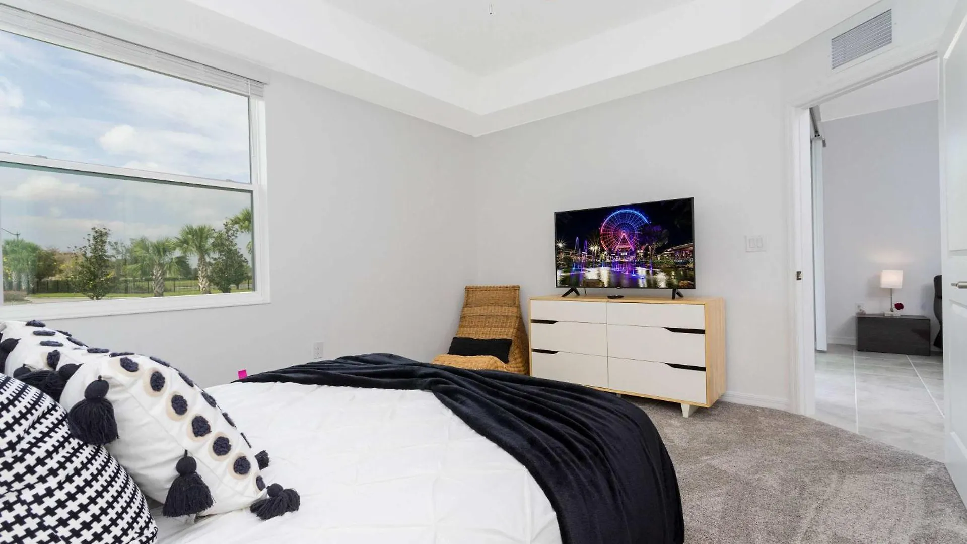 Gorgeous 3bd 8 Guests @storey Close To 101 3191 Semesterbostad *