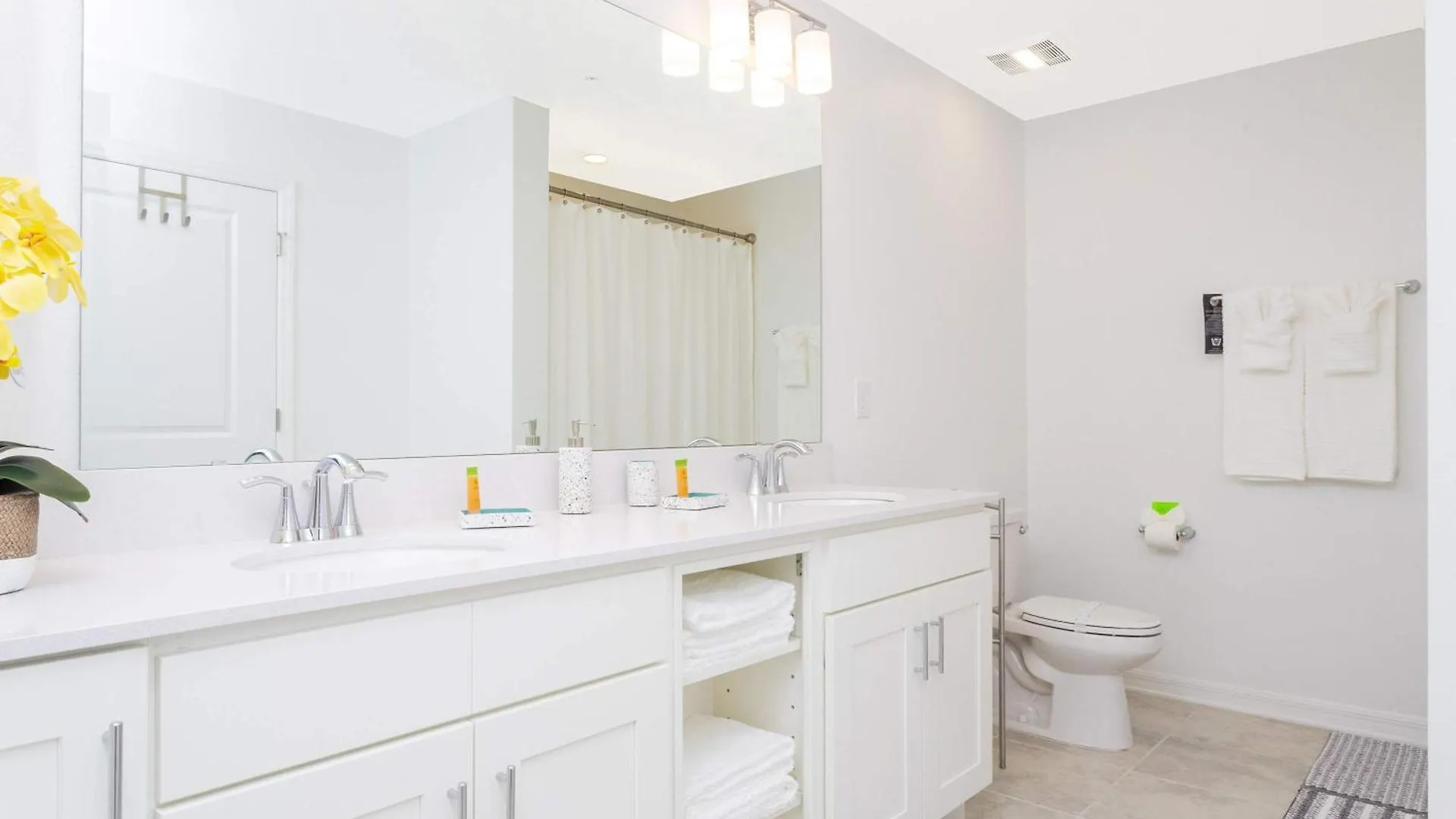 Semesterbostad Gorgeous 3bd 8 Guests @storey Close To 101 3191 *