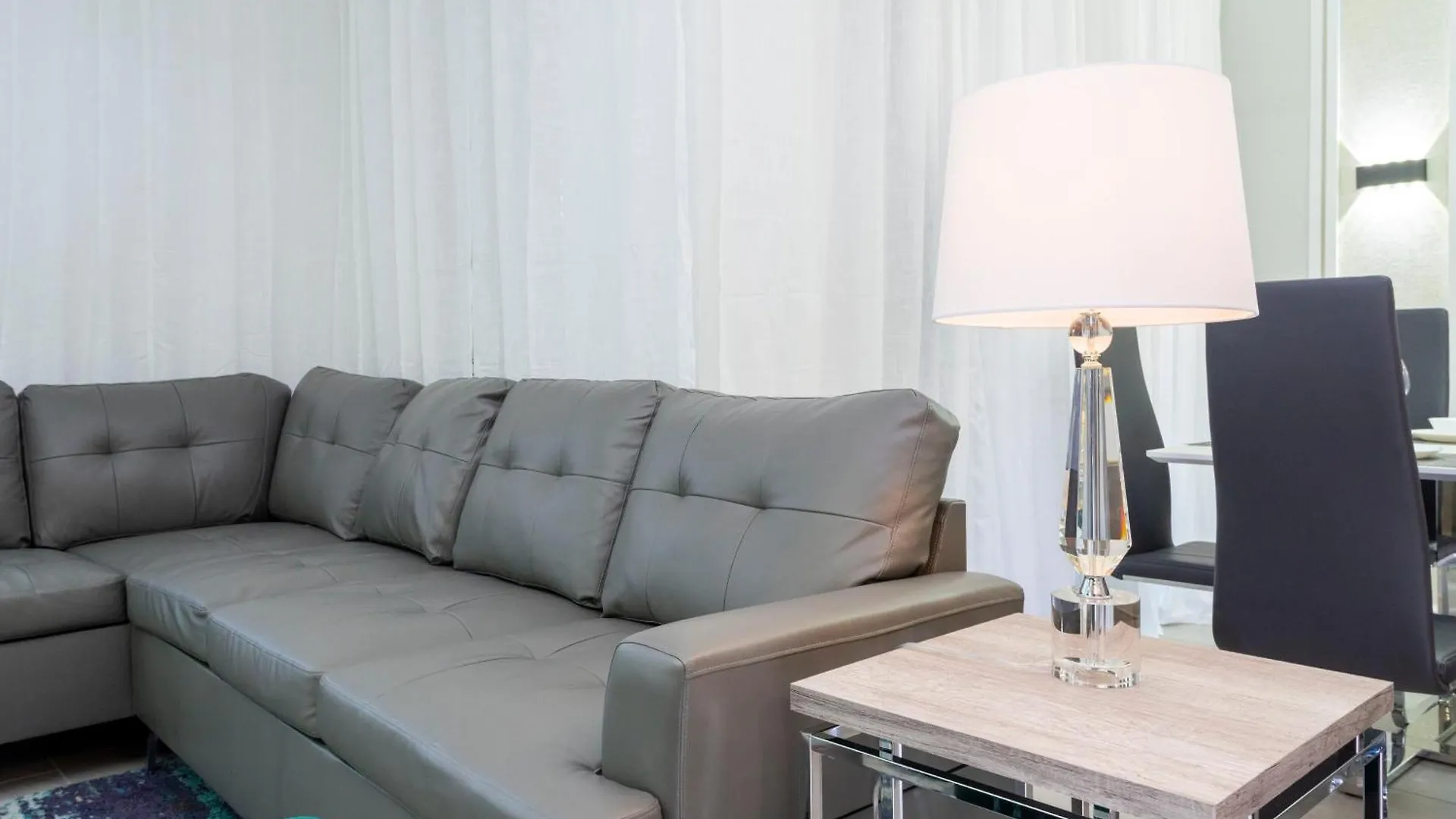 펜션 Gorgeous 4 Bd Close To W/ Pool @ Storey 4245 *