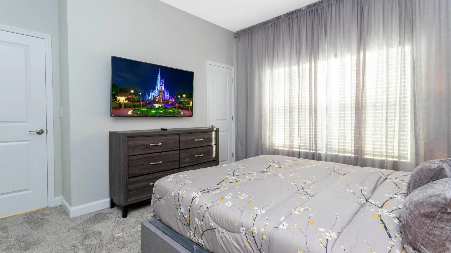 Gorgeous 4 Bd Close To W/ Pool @ Storey 4245 키시미