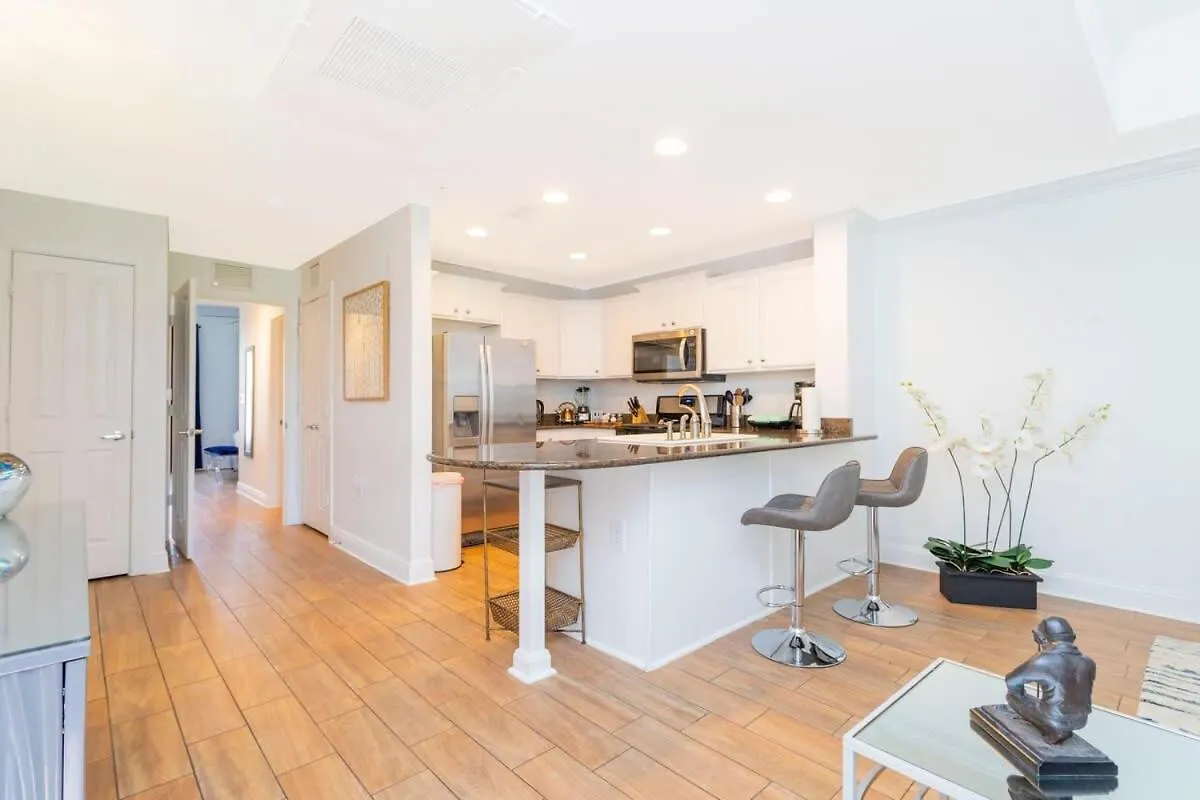 Gorgeous 3bd Close To @ Reunion 1596 *
