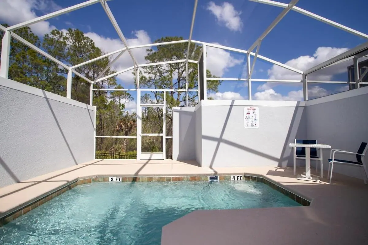 Holiday home Stunning 5 Bd W/ Pool Close To 8955 *