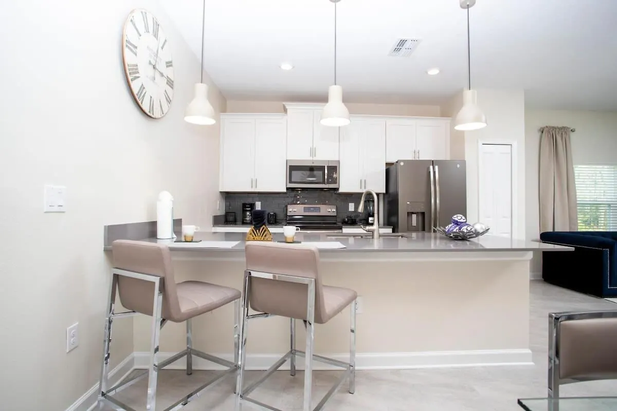 Stunning 5 Bd W/ Pool Close To 8955 Kissimmee