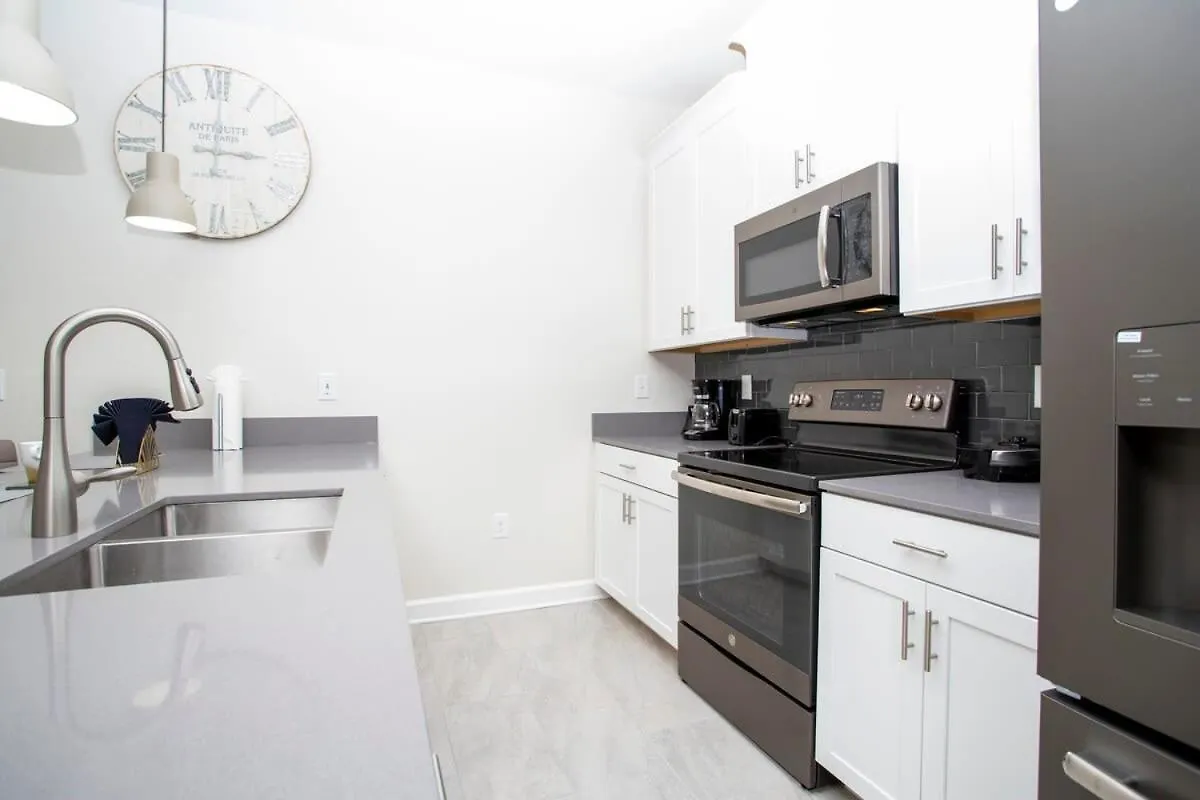 Stunning 5 Bd W/ Pool Close To 8955 Holiday home *