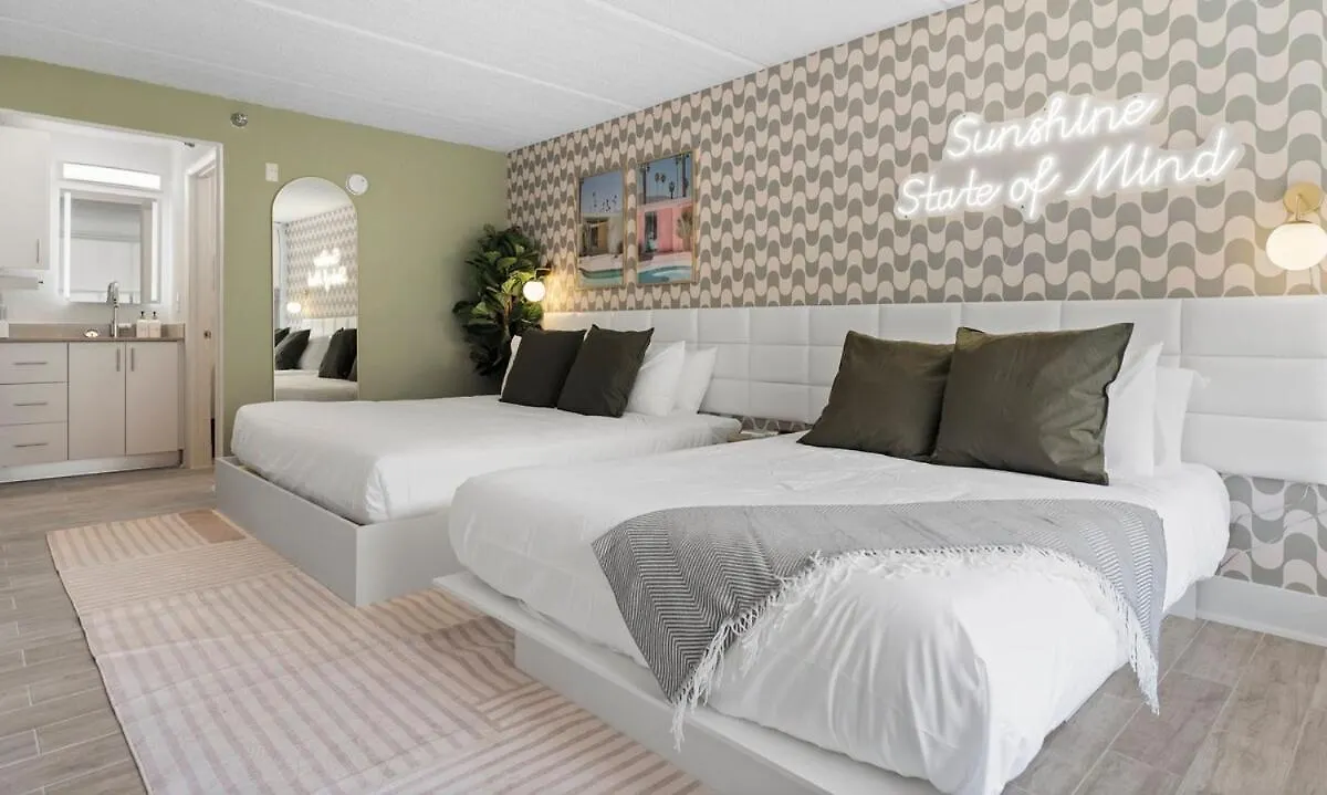 With Spacious King & Queen Bed, Pet-friendly, 8 Min From Disney, Pool And Parking