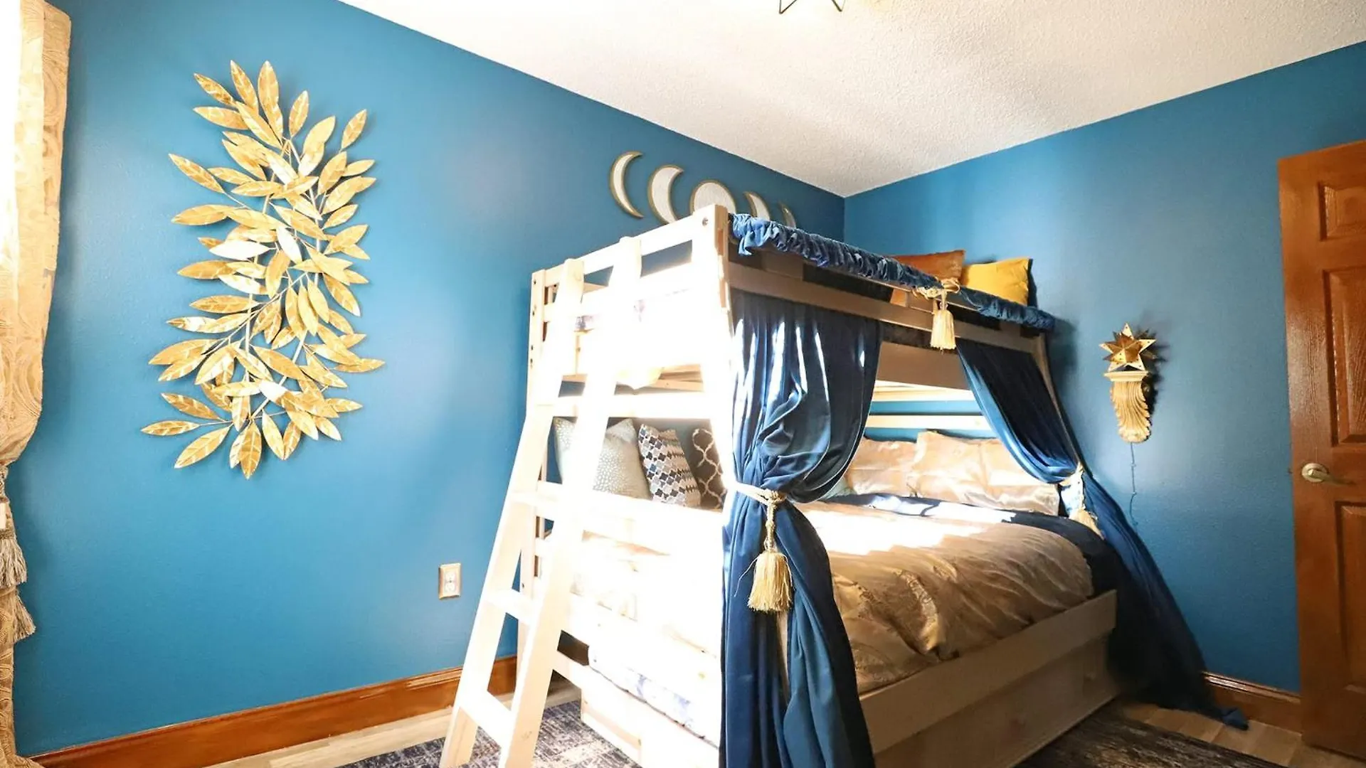 Enchanted With View 6-bedroom In 9 Miles To World 15 Miles To The Wizarding World Of Harry Potter וילה קיסימי